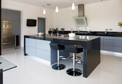 contemporary kitchen by Darren Morgan