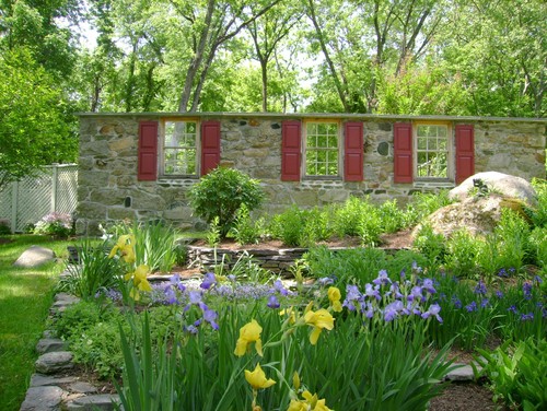 Garden Ideas, Landscaping ideas, Vertical Planting, small garden, trellises, living wall, garden wall