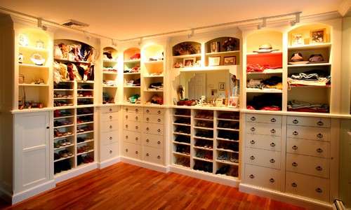 The Guests are Coming - Its time to Organize traditional closet