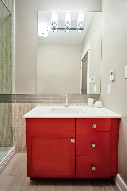 Ensuite with a Pop of Colour contemporary-bathroom