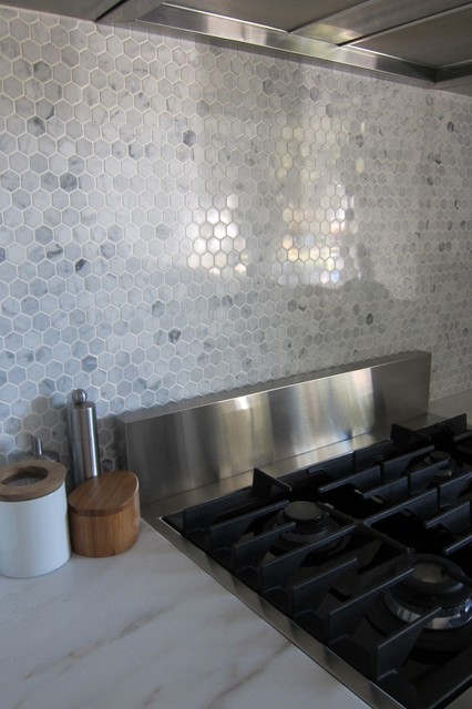 Hexagon marble backsplash - Modern - Kitchen - houston