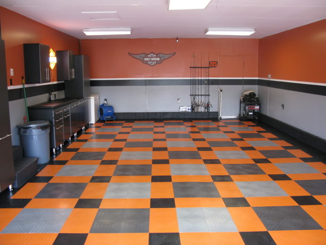 Harley-Davidson Garage Decor