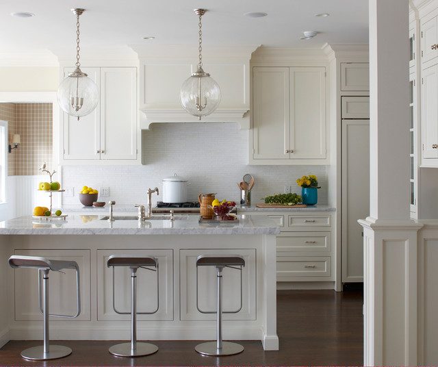 Pick the Right Pendant for Your Kitchen Island