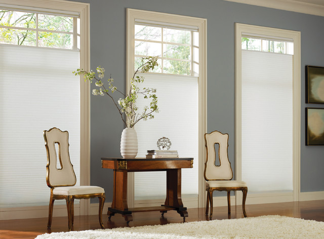 Hunter Douglas traditional-