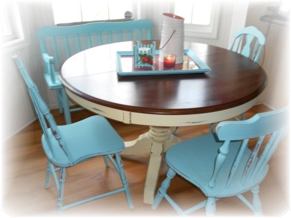 Cottage Style Kitchen Table and Chairs