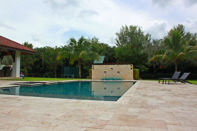 Parkland Florida Estate contemporary-pool