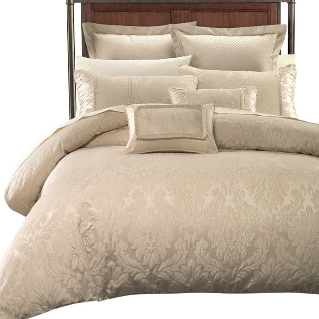 Sara 7PC Duvet Covers Set by Royal Hotel Collection, King/California King Contemporary Duvet