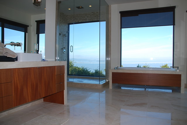 California - Luxury Residental Homes contemporary-bathroom