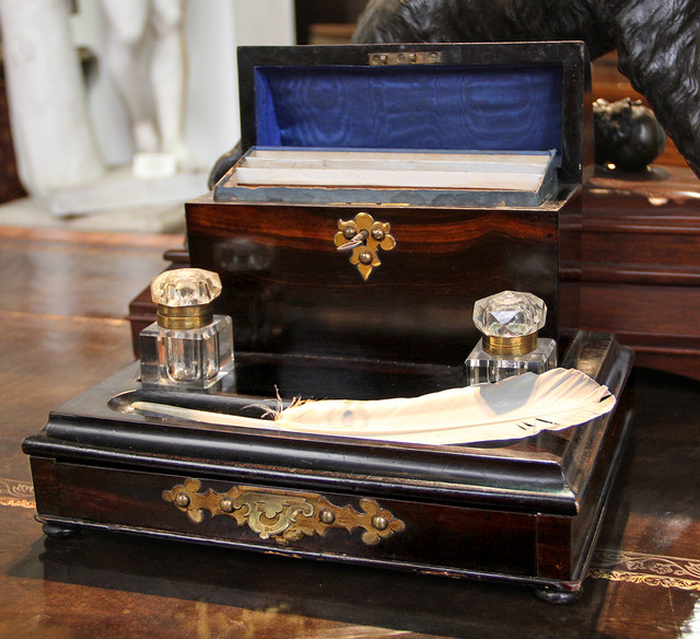 A 19th Century English Rosewood Inkwell and Writing Set Contemporary Desk Accessories san