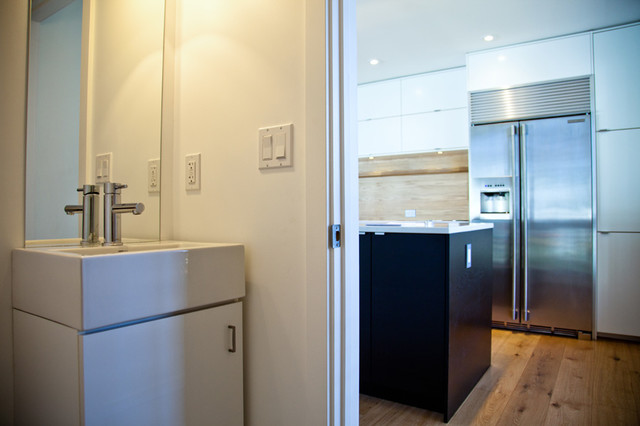 Aspen contemporary-bathroom