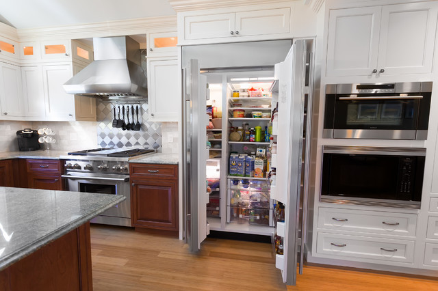 Two-Tone Traditional Kitchen traditional-kitchen