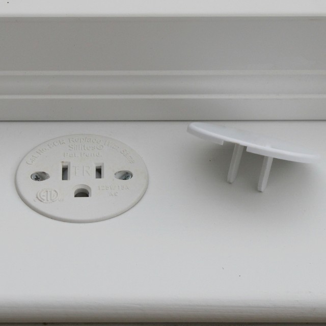 Sillites SCRW Receptacle on Window Sill Traditional atlanta by