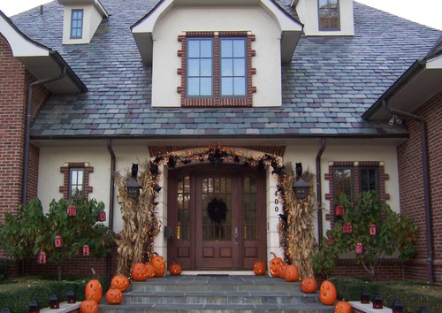 Ideas para decorar tu casa en Halloween fachada de una casa decorada para halloween