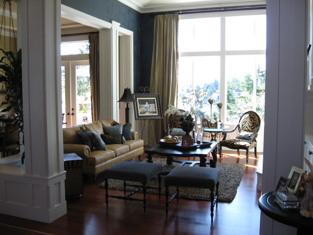 Medina Home traditional living room