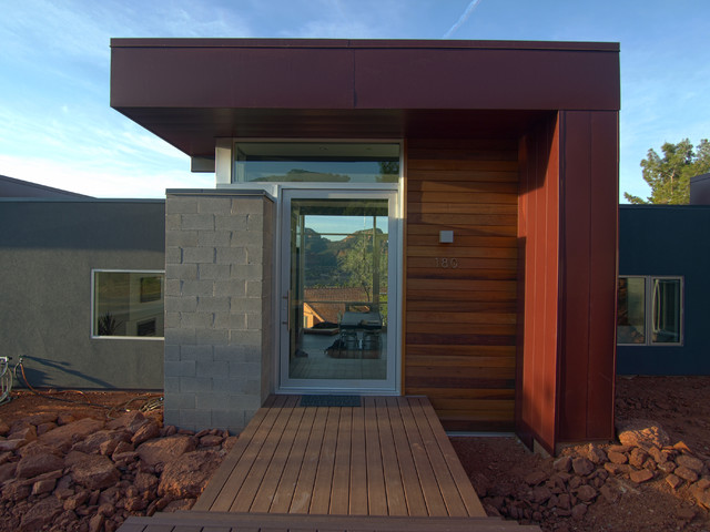 Valdez Residence contemporary entry