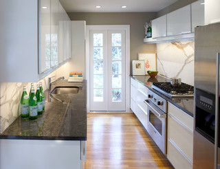 Remodel Small Kitchen on Small Kitchen   Modern   Kitchen   Atlanta   By Complete Remodeling
