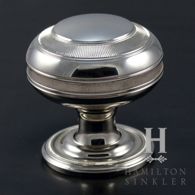 KNURLED DOOR KNOB WITH KNURLED ROSETTE