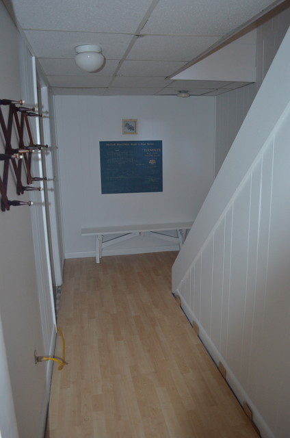 Bonnet traditional hall
