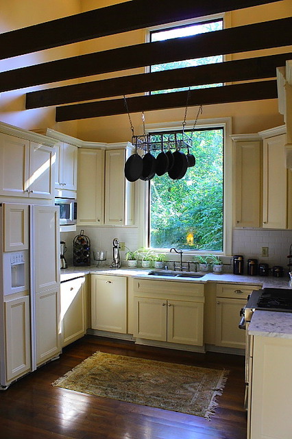 Kitchens traditional-kitchen