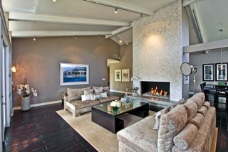 Teakwood contemporary-living-room