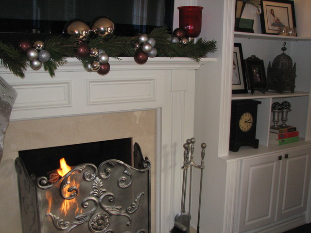 Family Room Christmas Decor traditional-family-room