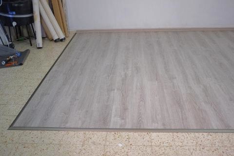 פרקט בנצר סירני traditional-