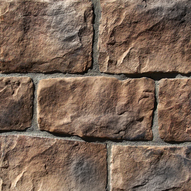 Coronado Stone Veneer English Rubble Stone / Color Dakota Brown