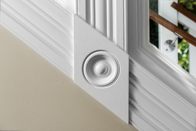 Molding traditional