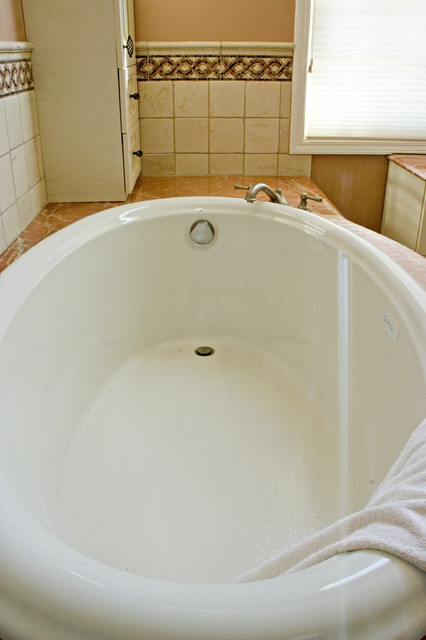 Bath traditional-bathroom