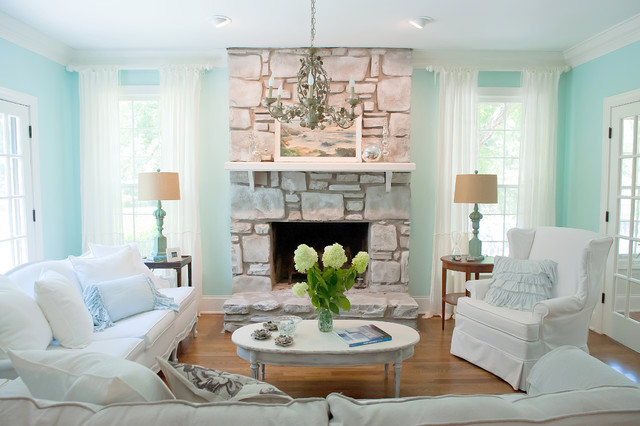 traditional living room by Kristie Barnett, The Decorologist