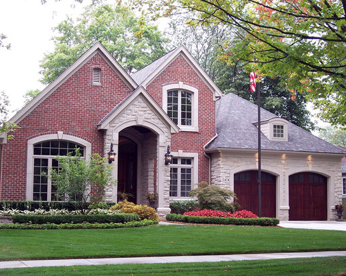 Eggshell Stone and Brick Exterior