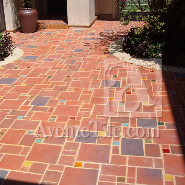 Random Patterned and Sized Rustic Pavers mediterranean