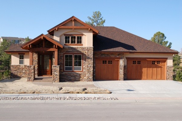 Escavara Home 1 traditional exterior