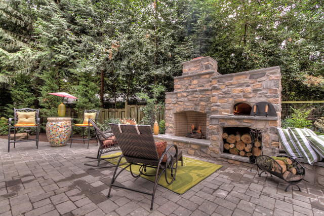 Unexpected Outdoor Fireplace With Pizza Oven