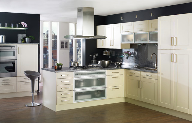 white shaker style kitchen - Contemporary - Kitchen Cabinetry ...
