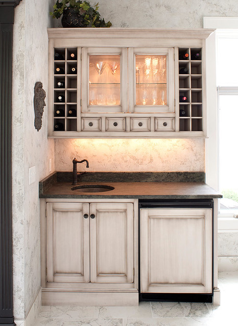 Custom Amish Cabinetry traditional