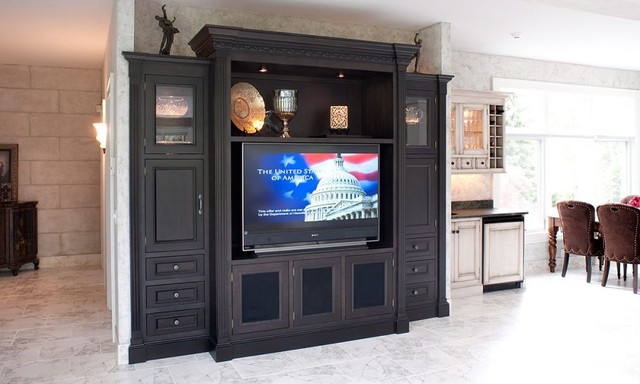 Custom Amish Cabinetry traditional-