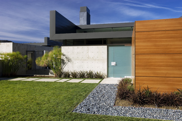 modern exterior by Abramson Teiger Architects