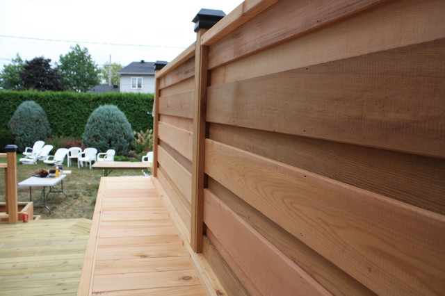 CEDAR&WOOD PATIO DECK modern-