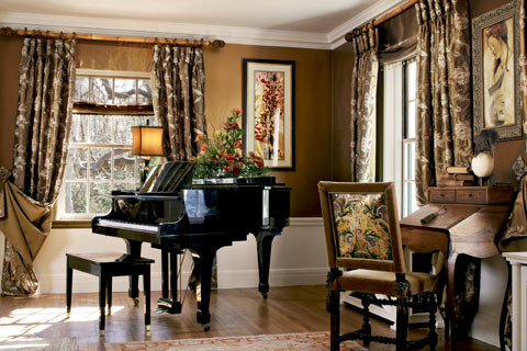 Golden Home traditional-family-room