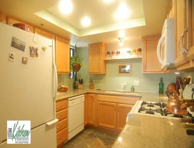 San Luis Kitchen Co., Shaker traditional-kitchen