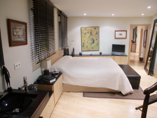 cama con cabecero y mueble bajo a medida Traditional Bedroom cama con cabecero y mueble bajo a medida Traditional Bedroom