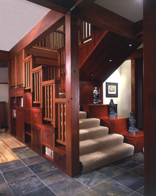 Classic arts and crafts style architecture Traditional Staircase