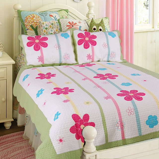 Spring Fling Flower Quilt Set Contemporary Quilts by
