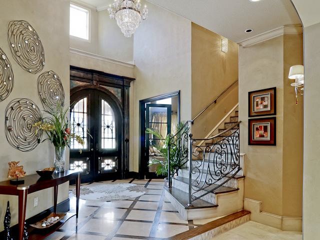 homes traditional-entry