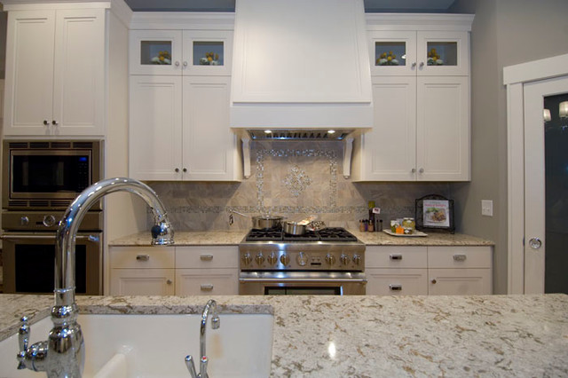 Wayzata Cottages at Manitoba and Rice traditional kitchen