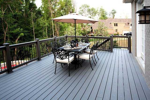 Homearama 2012 traditional patio