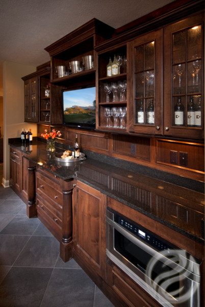 Glasgow 231 F, Columbus, Ohio - Greenfield Cabinetry traditional-family-room