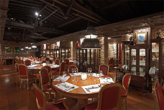 iris panagiotopoulou dining room