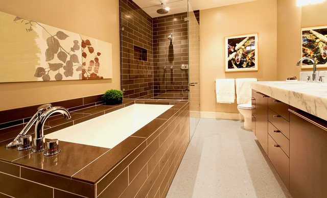 phòng tắm hiện đại bởi Dijeau Poage Xây dựng